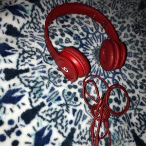LIGHTLY USED Red beats with wire